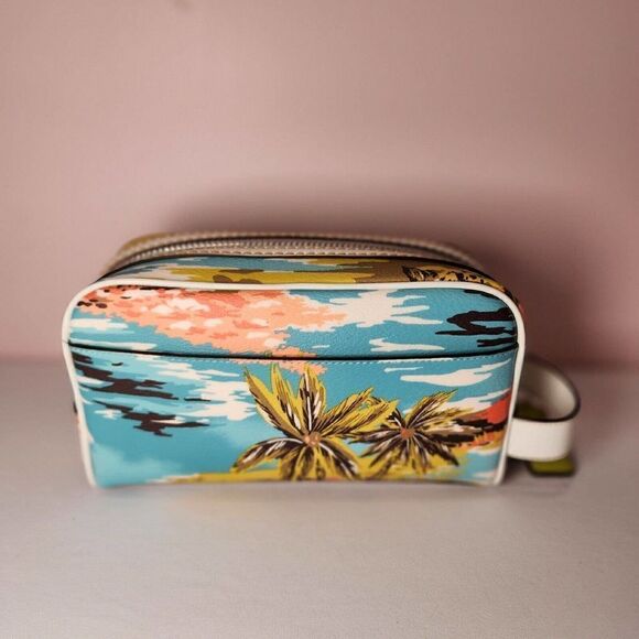 NWT CK381 Coach Small Travel Kit With Hawaiian Print Silver Blue Multi Aloha - Picture 3 of 8